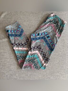 Bobbie Brooks Gray Aztec Print Leggings with Teal & Pink Accents - 6/6x